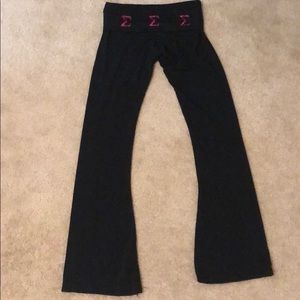 ΣΣΣ yoga pants